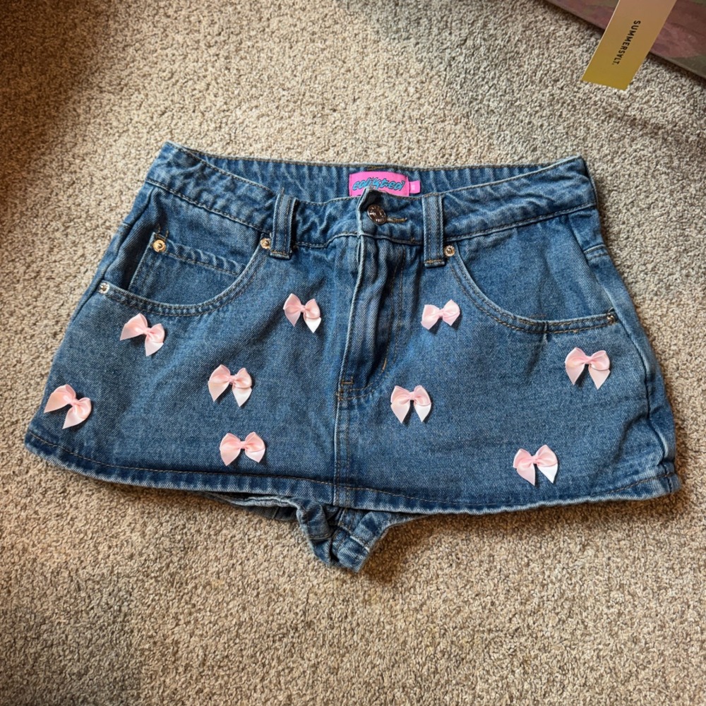 Edikted Denim Shorts Pink Bow Applique Medium Wash High Waisted XS